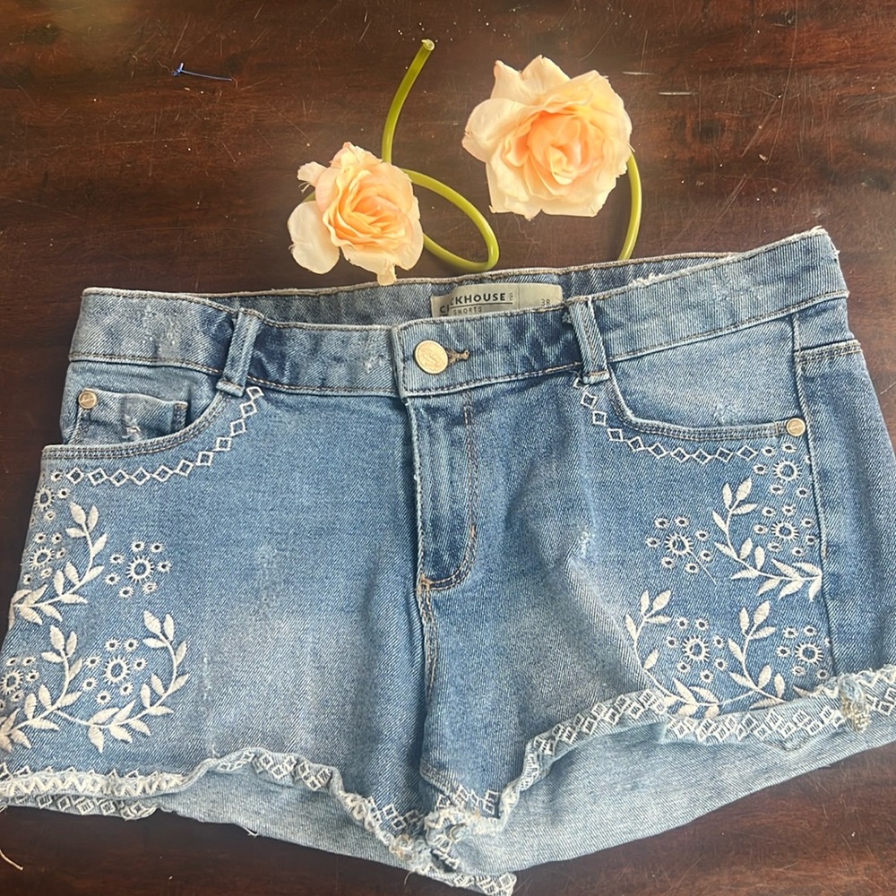 Clockhouse Jean embroidery details, cutoffs size 38